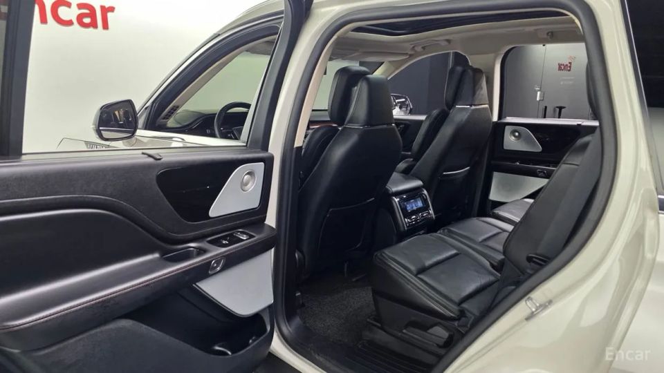 Lincoln Aviator
