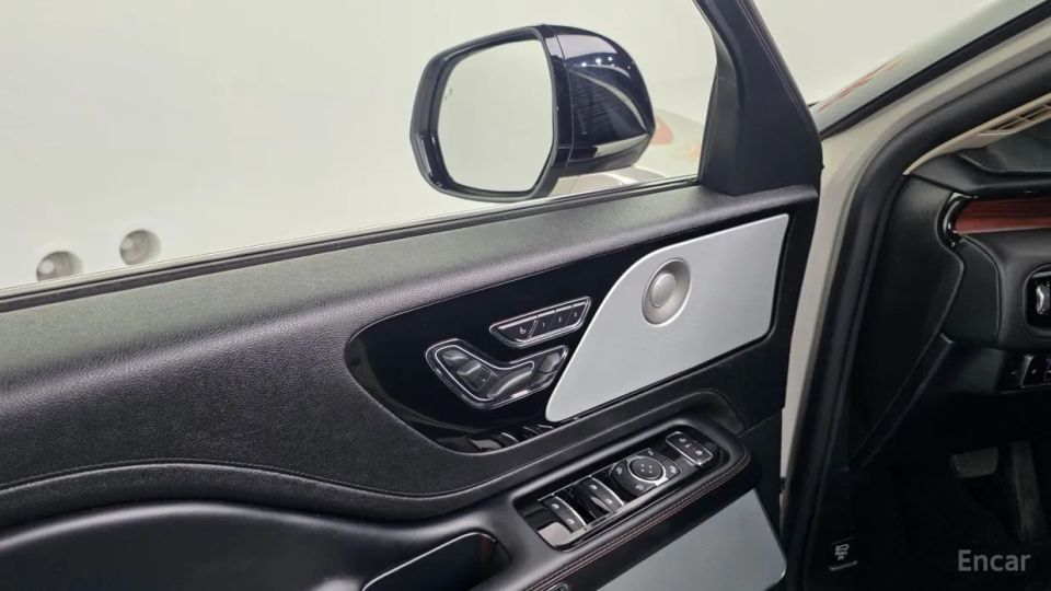Lincoln Aviator