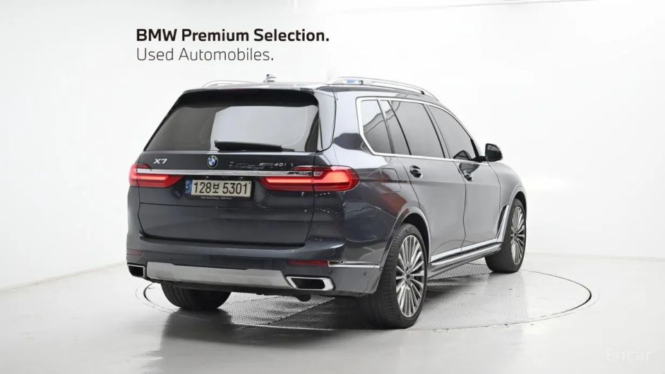 BMW X7