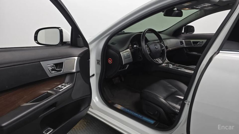 Jaguar xf