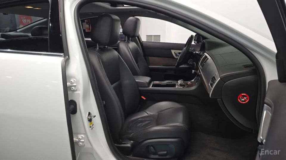 Jaguar xf