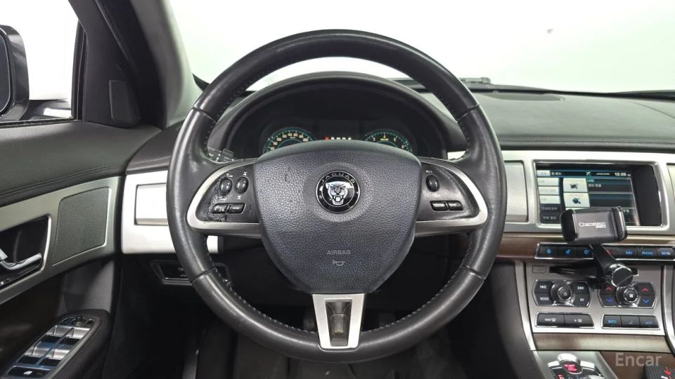 Jaguar xf