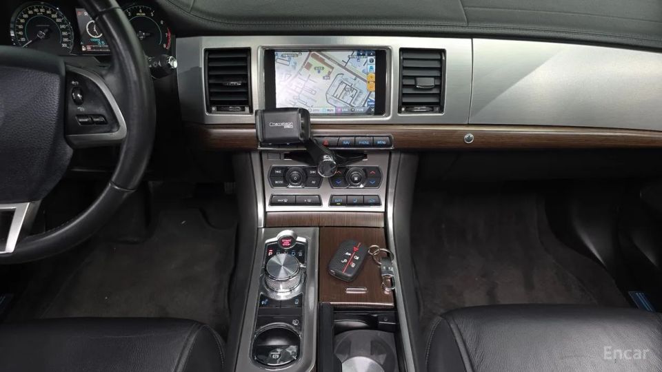 Jaguar xf