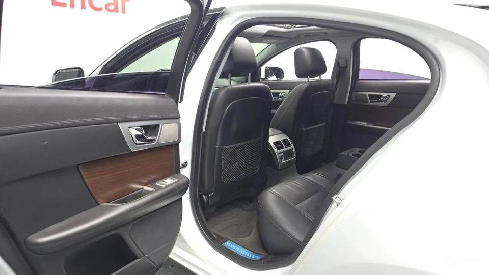 Jaguar xf