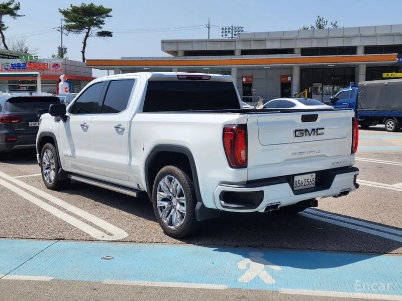 GMC Sierra