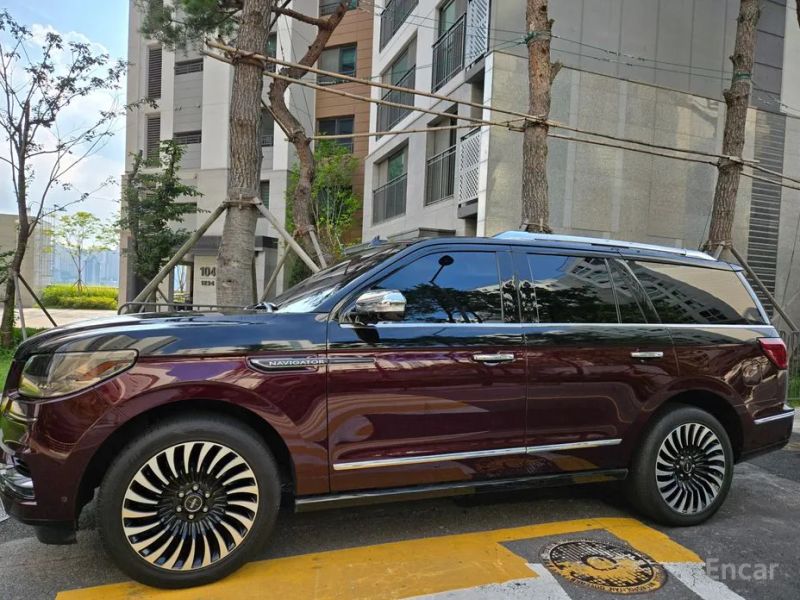 Lincoln Navigator
