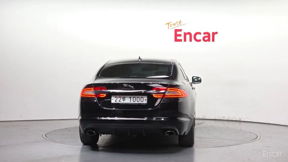 Jaguar xf
