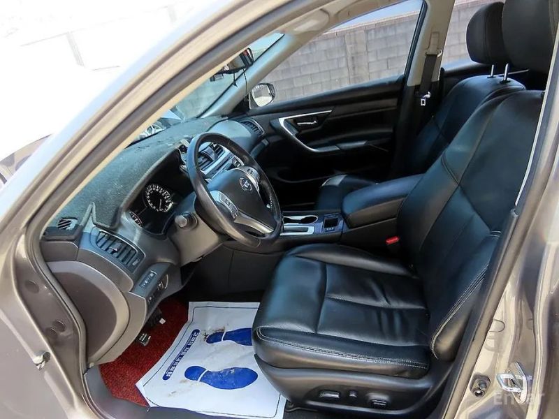 Nissan altima