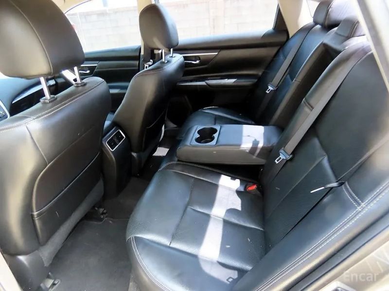 Nissan altima