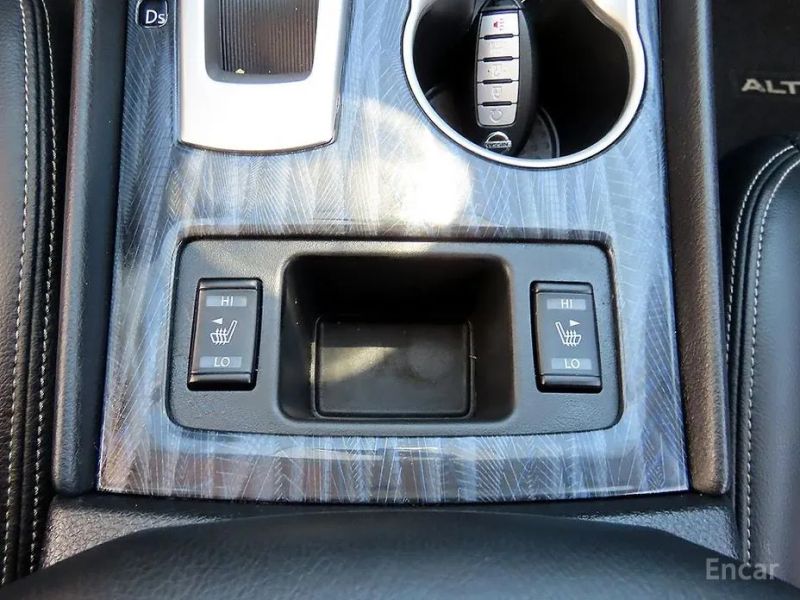 Nissan altima