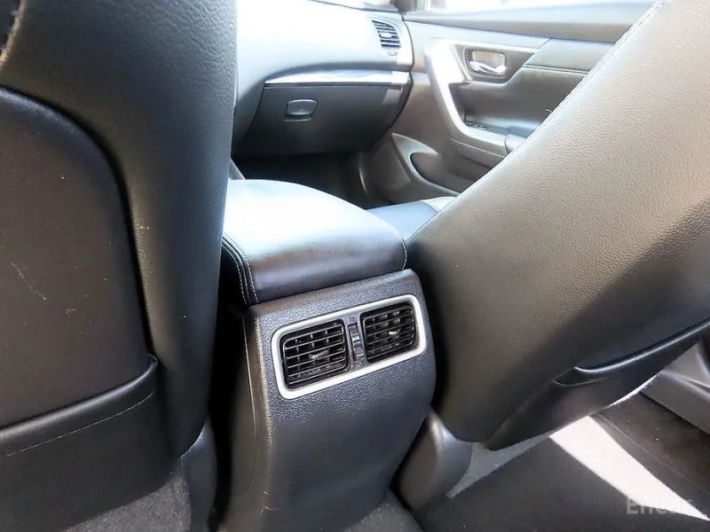 Nissan altima