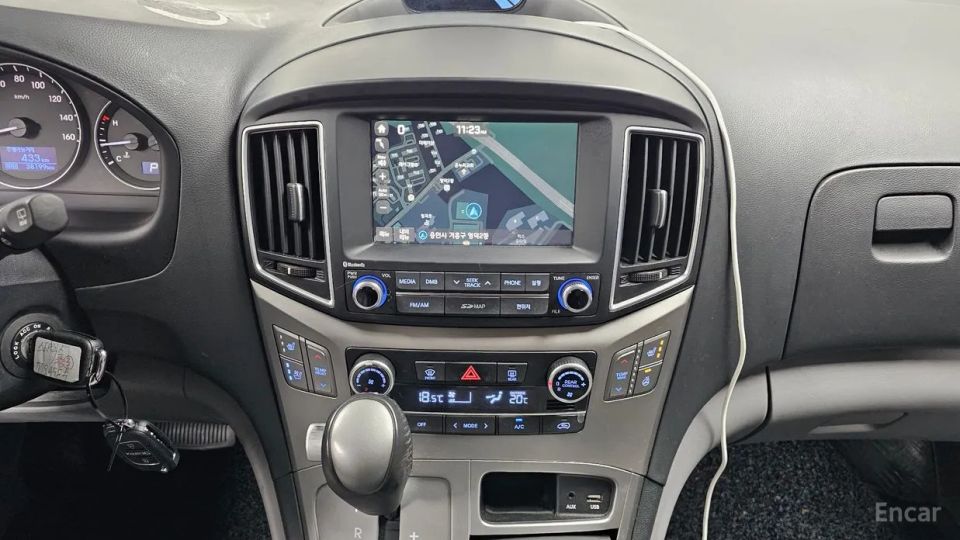 Hyundai Starex