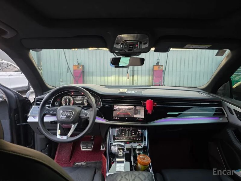Audi Q8