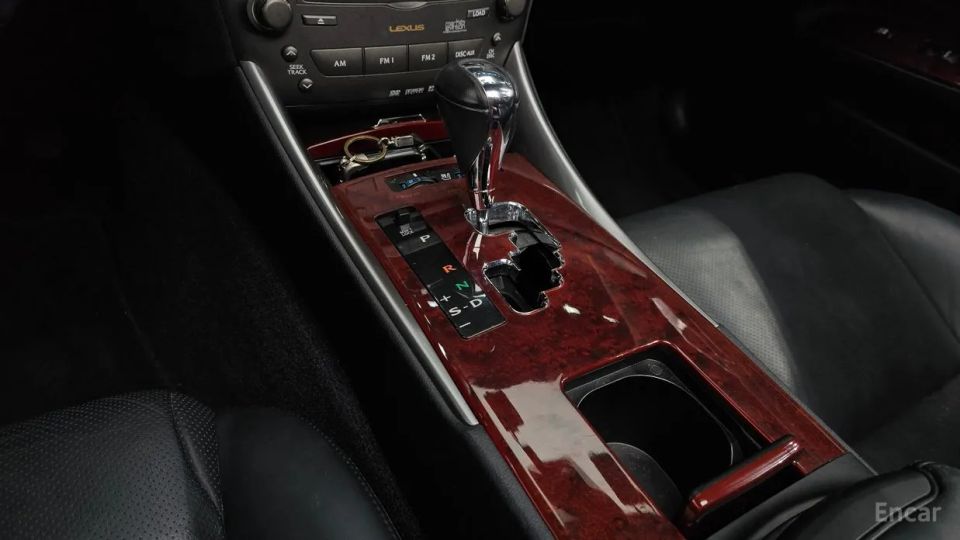 Lexus IS