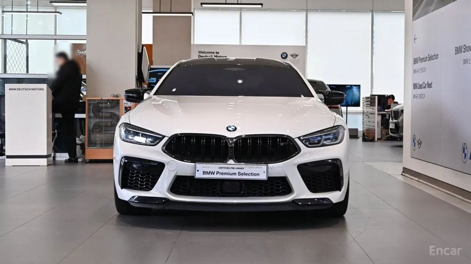 BMW M8