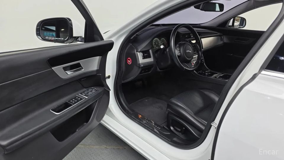 Jaguar xf