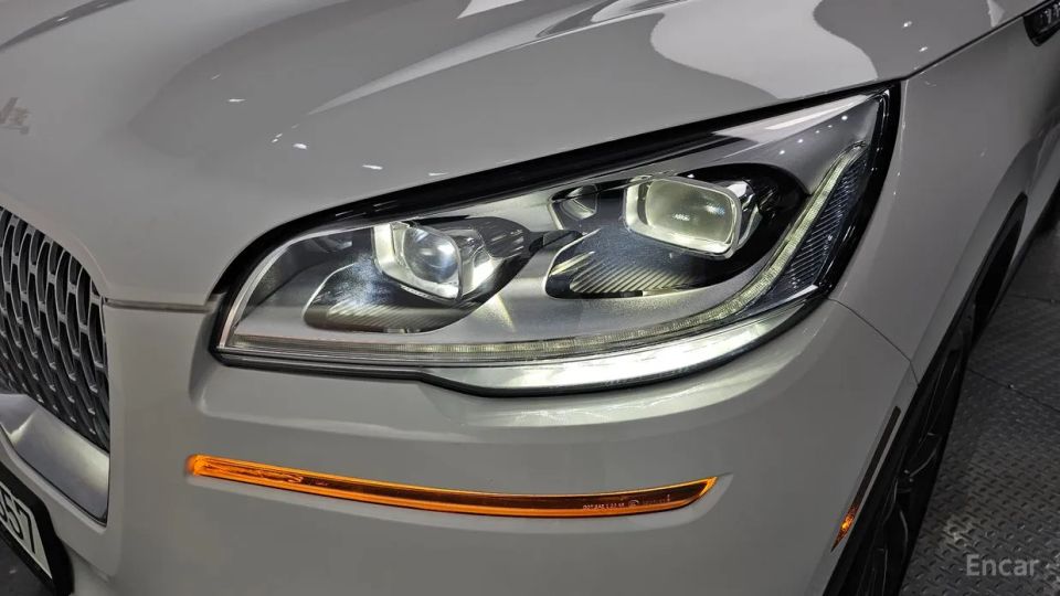Lincoln Aviator