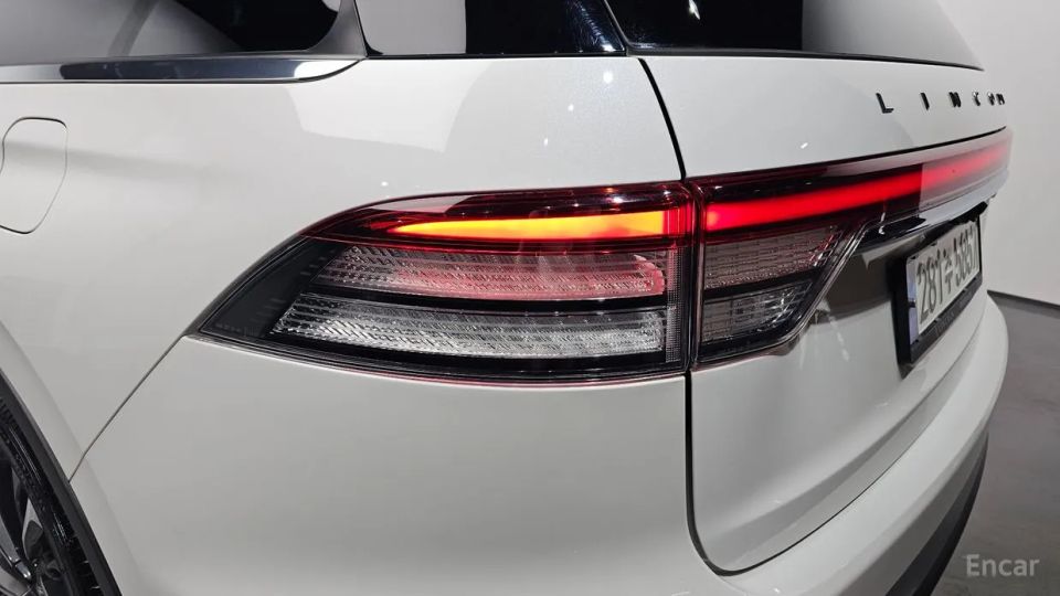 Lincoln Aviator