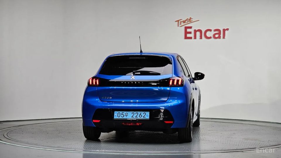 Peugeot 208