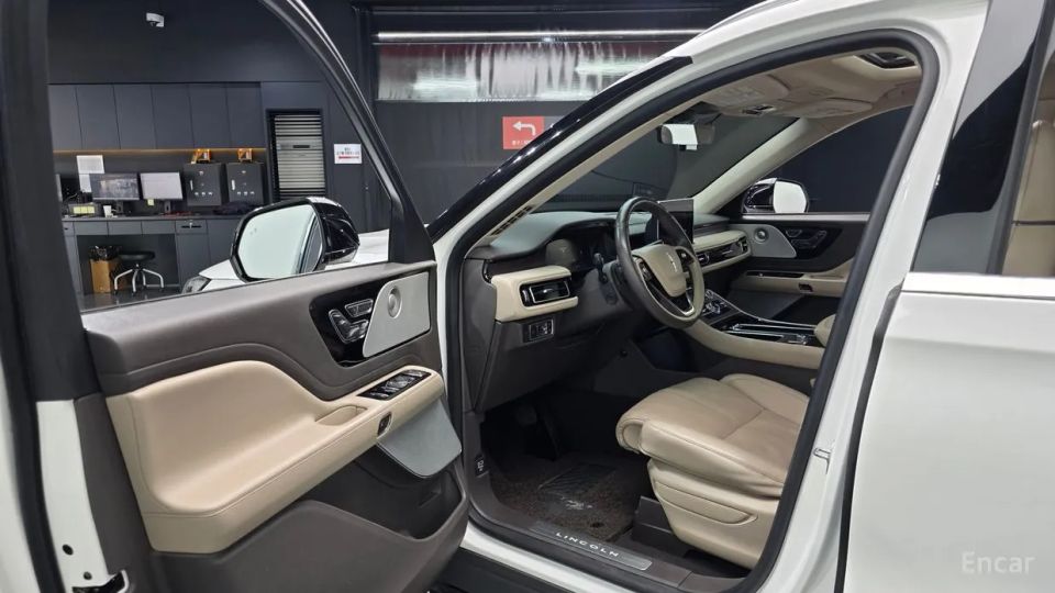 Lincoln Aviator