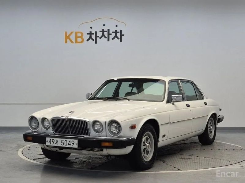 Jaguar XJ