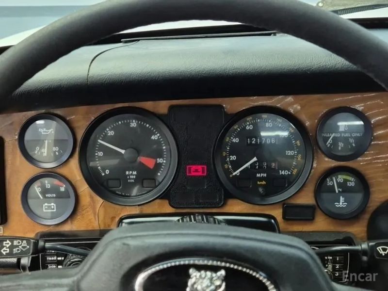 Jaguar XJ