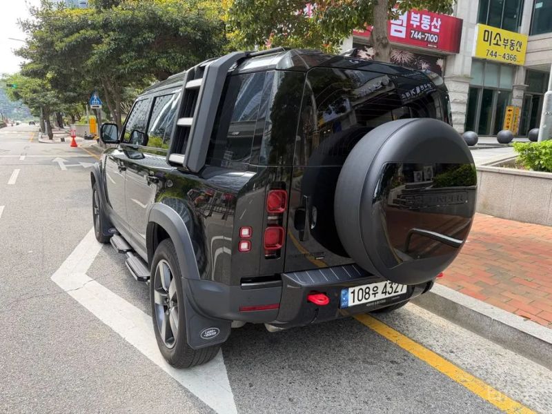 Land Rover Defender