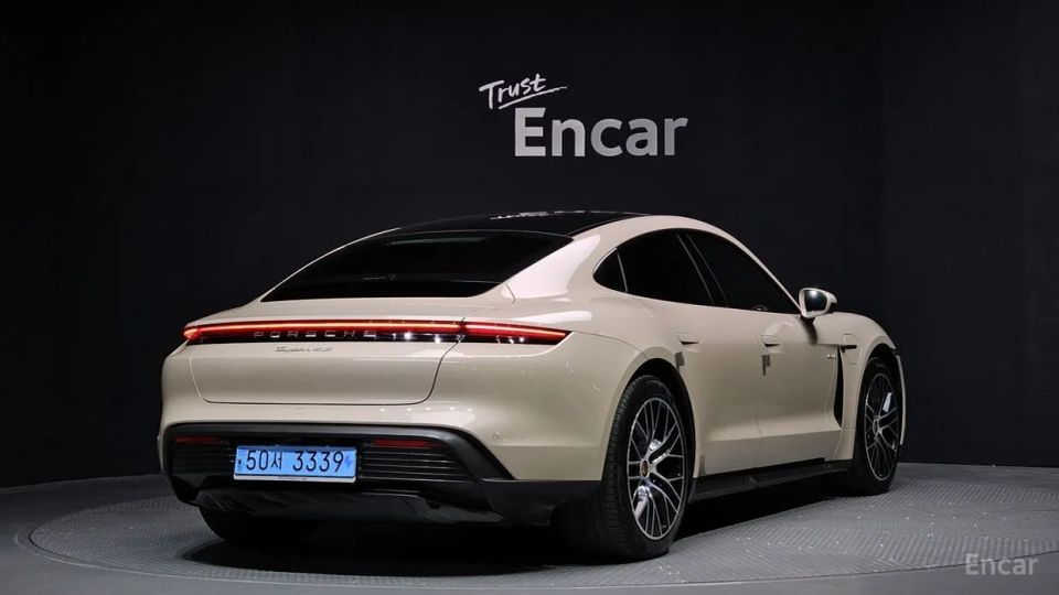 Porsche Taycan