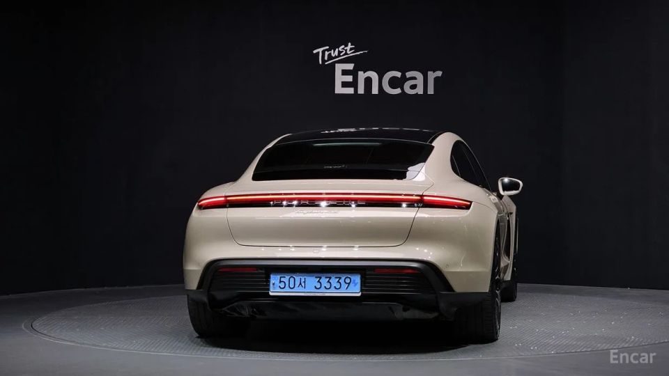 Porsche Taycan