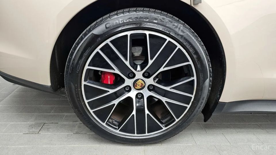 Porsche Taycan