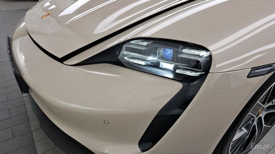 Porsche Taycan