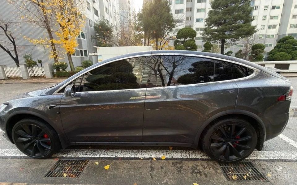 Tesla model-x