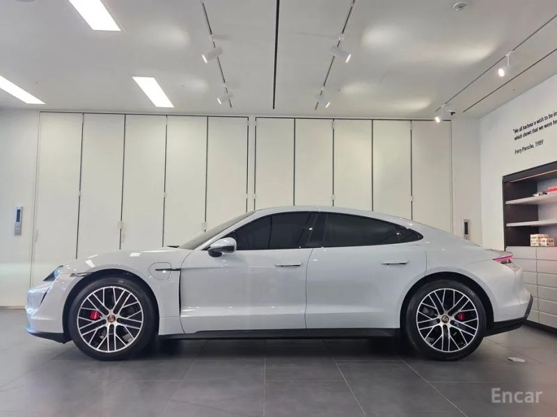 Porsche Taycan