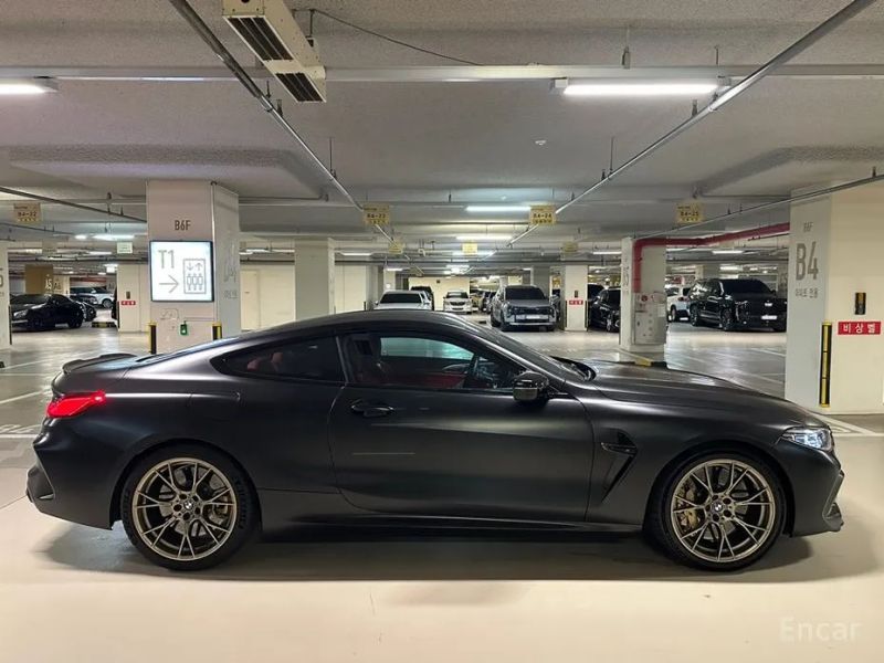 BMW M8