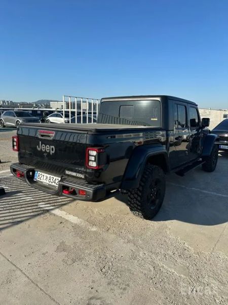 Jeep gladiator