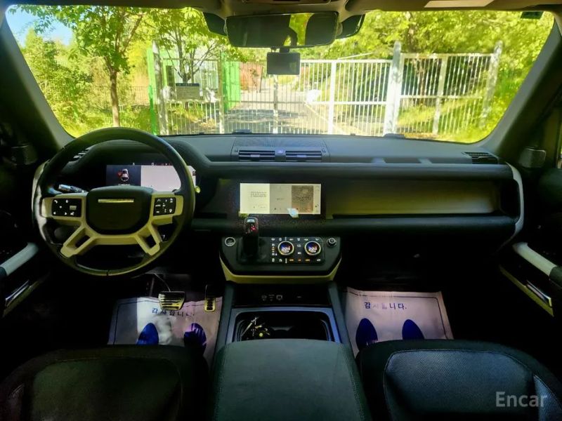 Land Rover Defender
