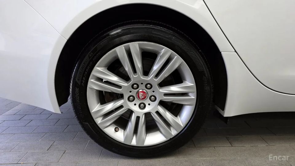 Jaguar xf