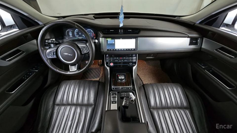 Jaguar xf