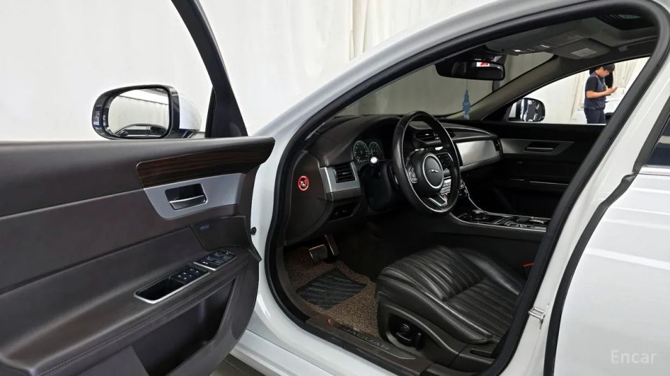 Jaguar xf