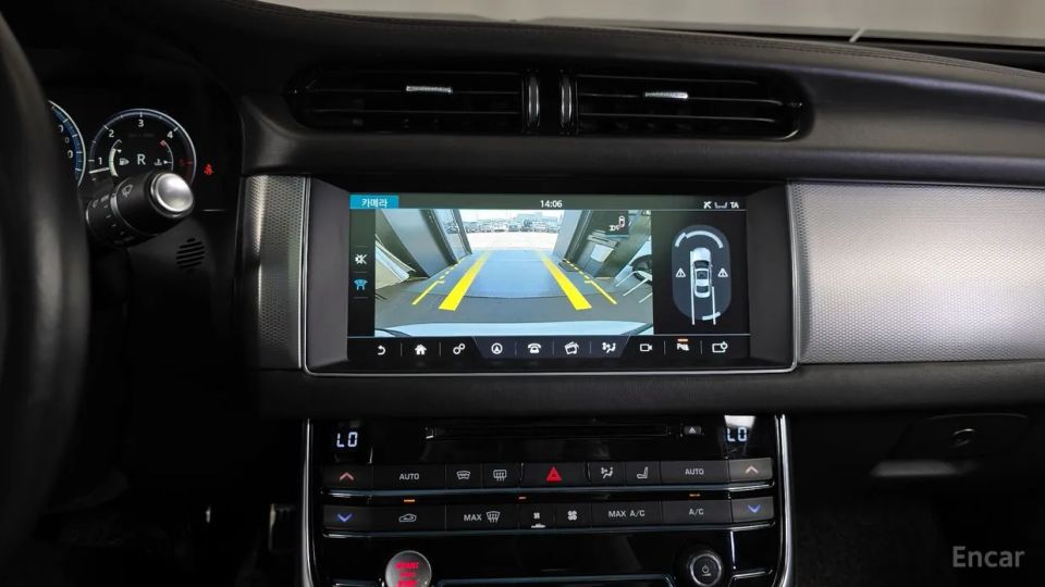 Jaguar xf