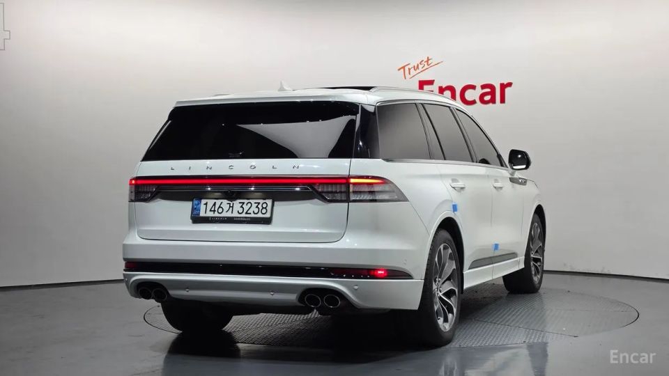 Lincoln Aviator