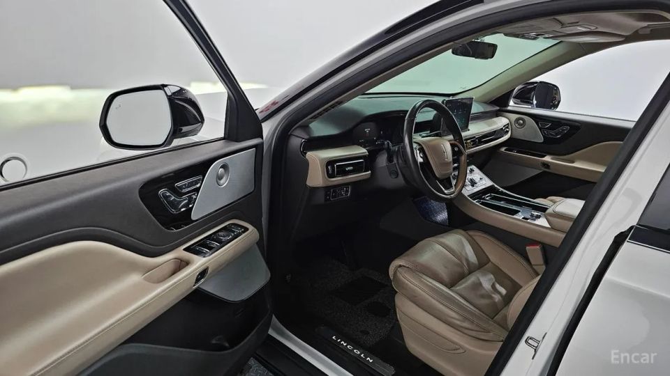 Lincoln Aviator