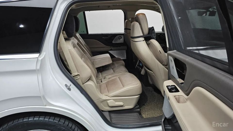Lincoln Aviator