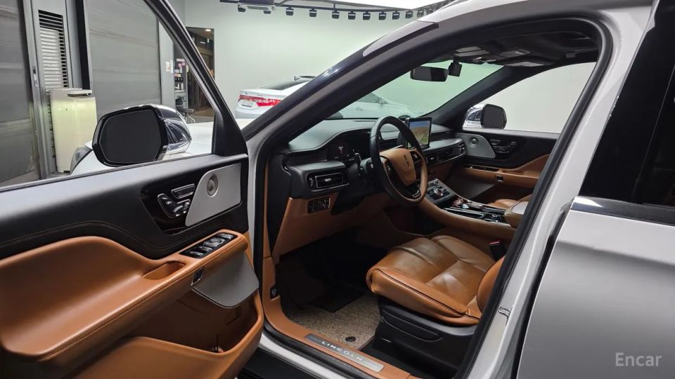 Lincoln Aviator