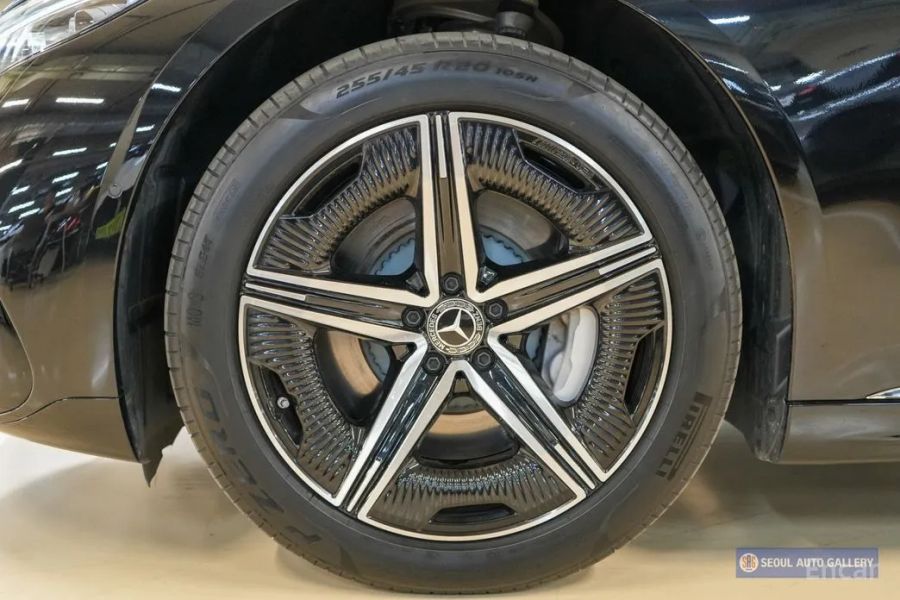 Mercedes-Benz EQS