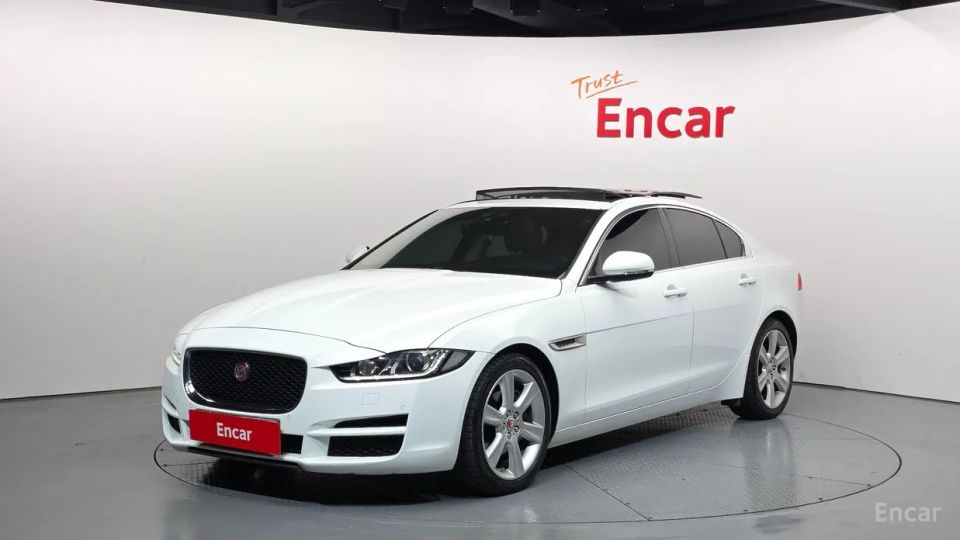Jaguar XE