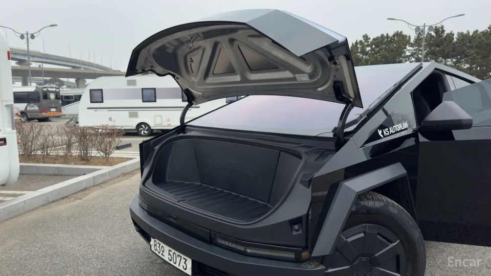 Tesla Cybertruck