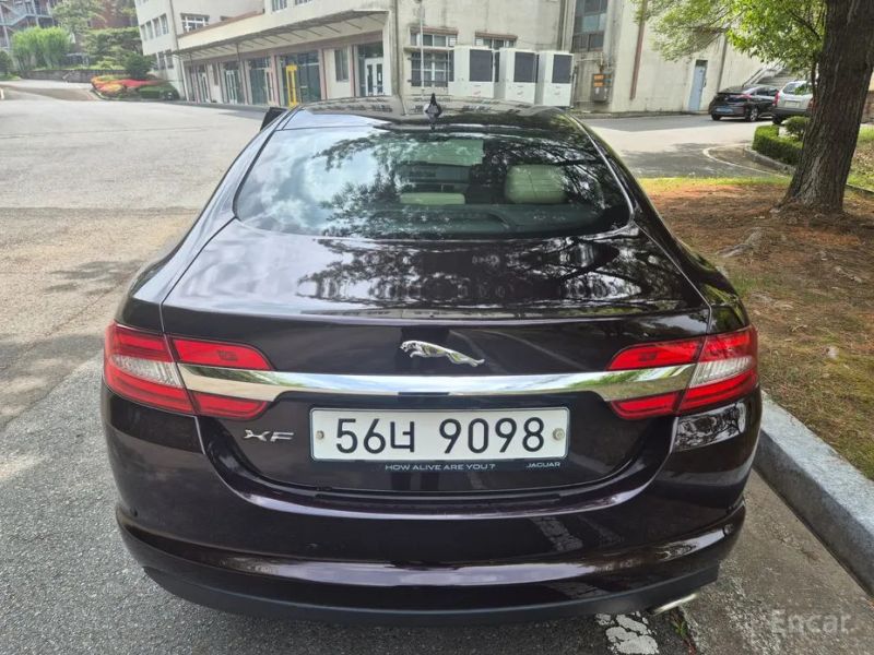 Jaguar xf