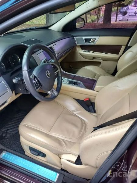 Jaguar xf