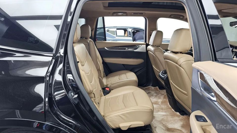 Cadillac XT6